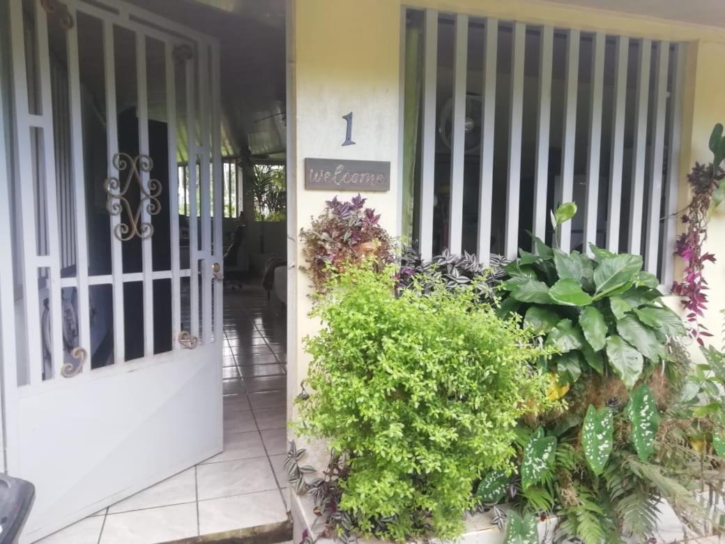 Casa Sophia 3 Listings Apartment 1 Or Apartment 2 Separately Or Apt 1 And 2 Together All With Fo Internet Guápiles Exteriör bild