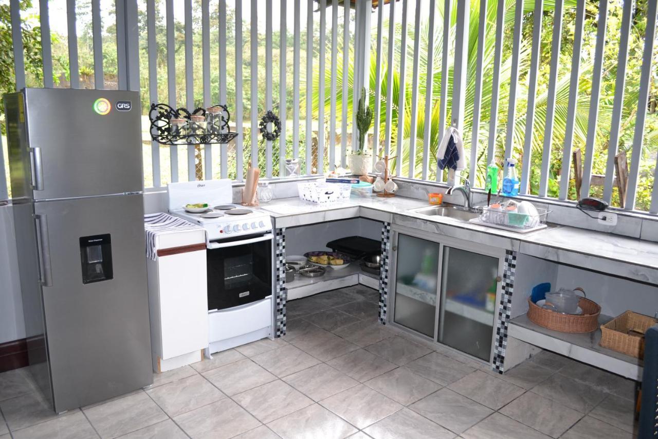 Casa Sophia 3 Listings Apartment 1 Or Apartment 2 Separately Or Apt 1 And 2 Together All With Fo Internet Guápiles Exteriör bild